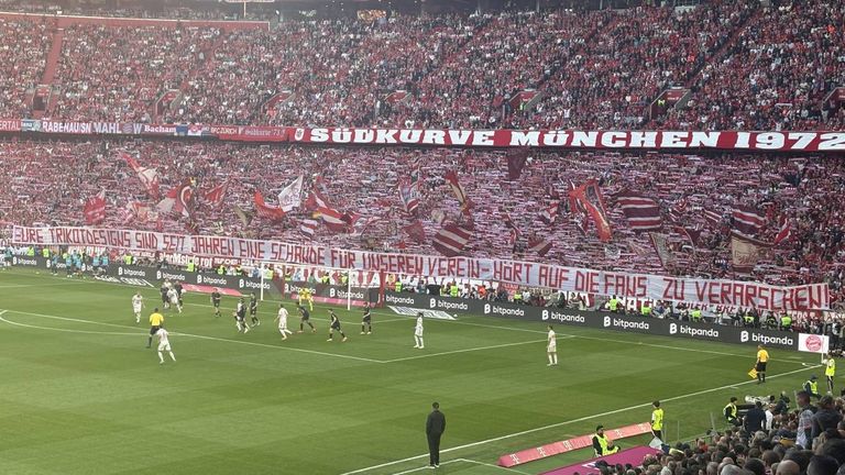 Die Fans des FC Bayern äussern sich deutlich zu den Trikotdesigns (Quelle: Kerry Hau).