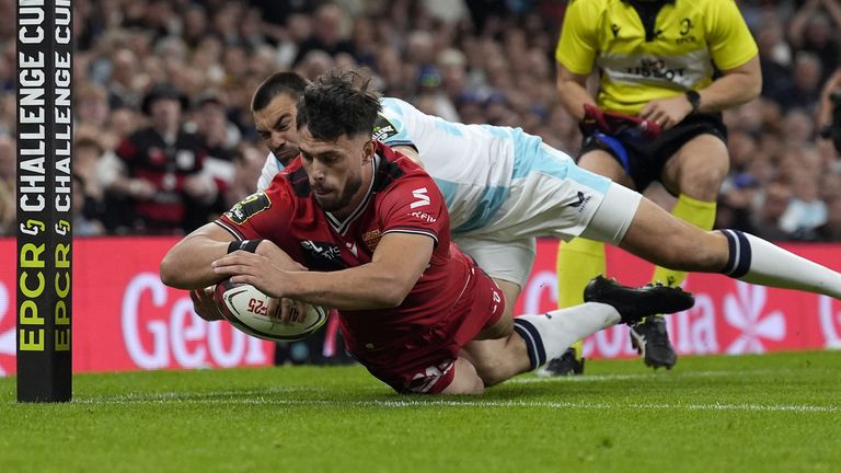 Lyon wing Ethan Dumortier slid over for the opening try in just the third minute