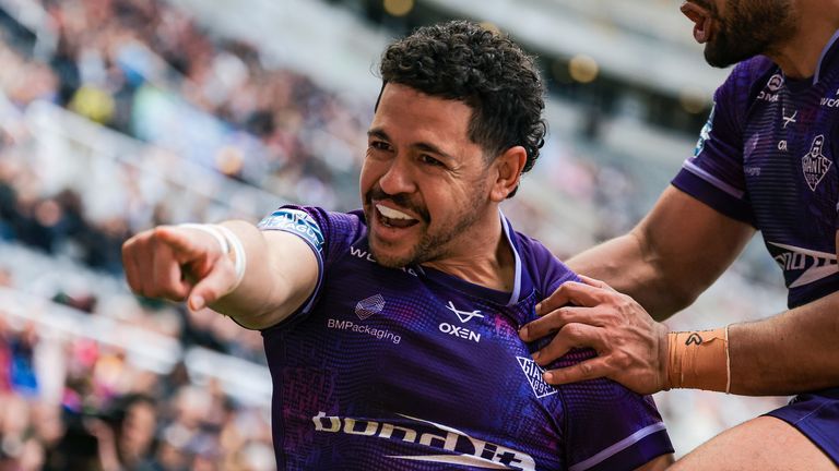 Jacob Gagai was among the try-scorers as Huddersfield Giants beat Hull FC at Magic Weekend in Newcastle