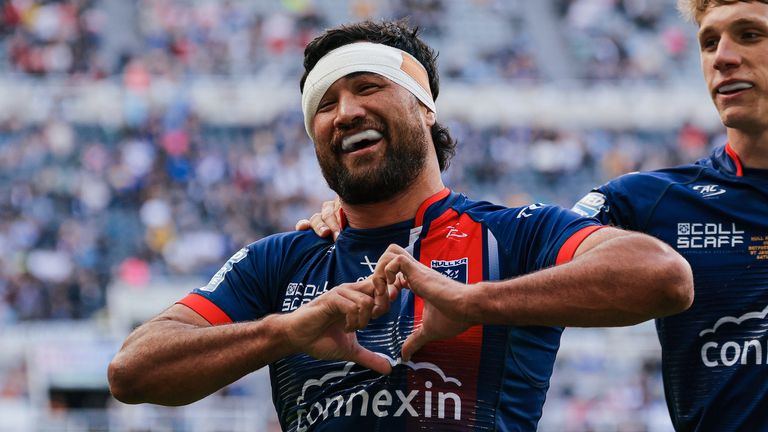 Peta Hiku dived over for Rovers' third try of the first half in Newcastle