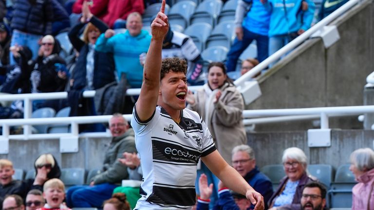 Lewis Martin finished superbly in the corner to give Hull hope, but they ultimately fell short