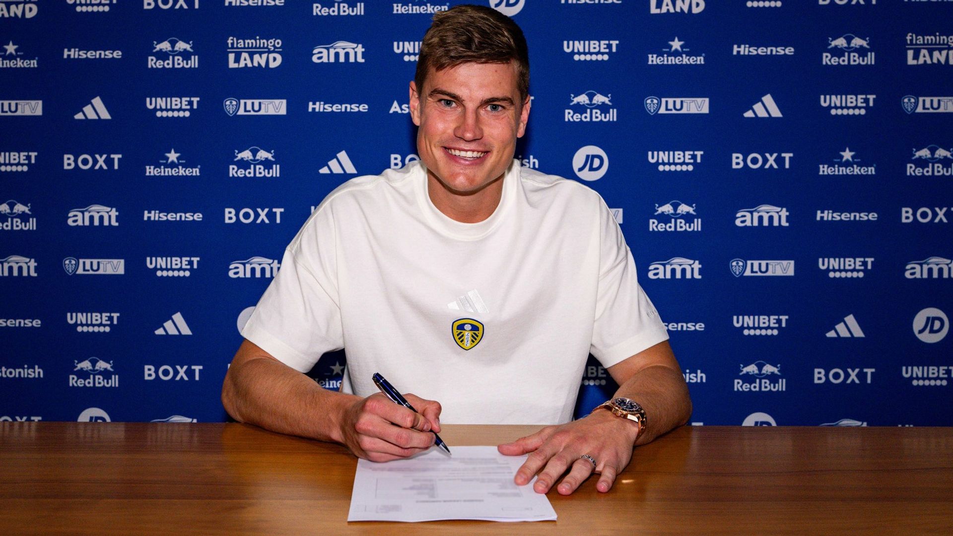 Leeds sign defender Bijol from Udinese