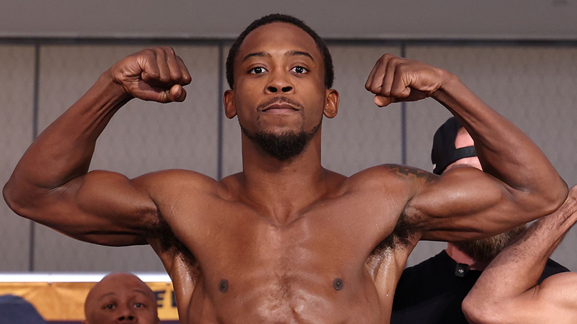 Davis world title fight called off after weight miss