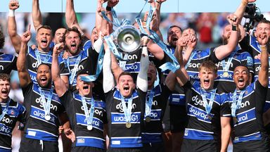 Bath held on to beat Leicester Tigers at Twickenham to claim a first Premiership title for 29 years