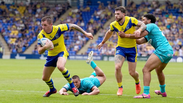 Marc Sneid scored the first attempt of Warrington and kicked two conversions
