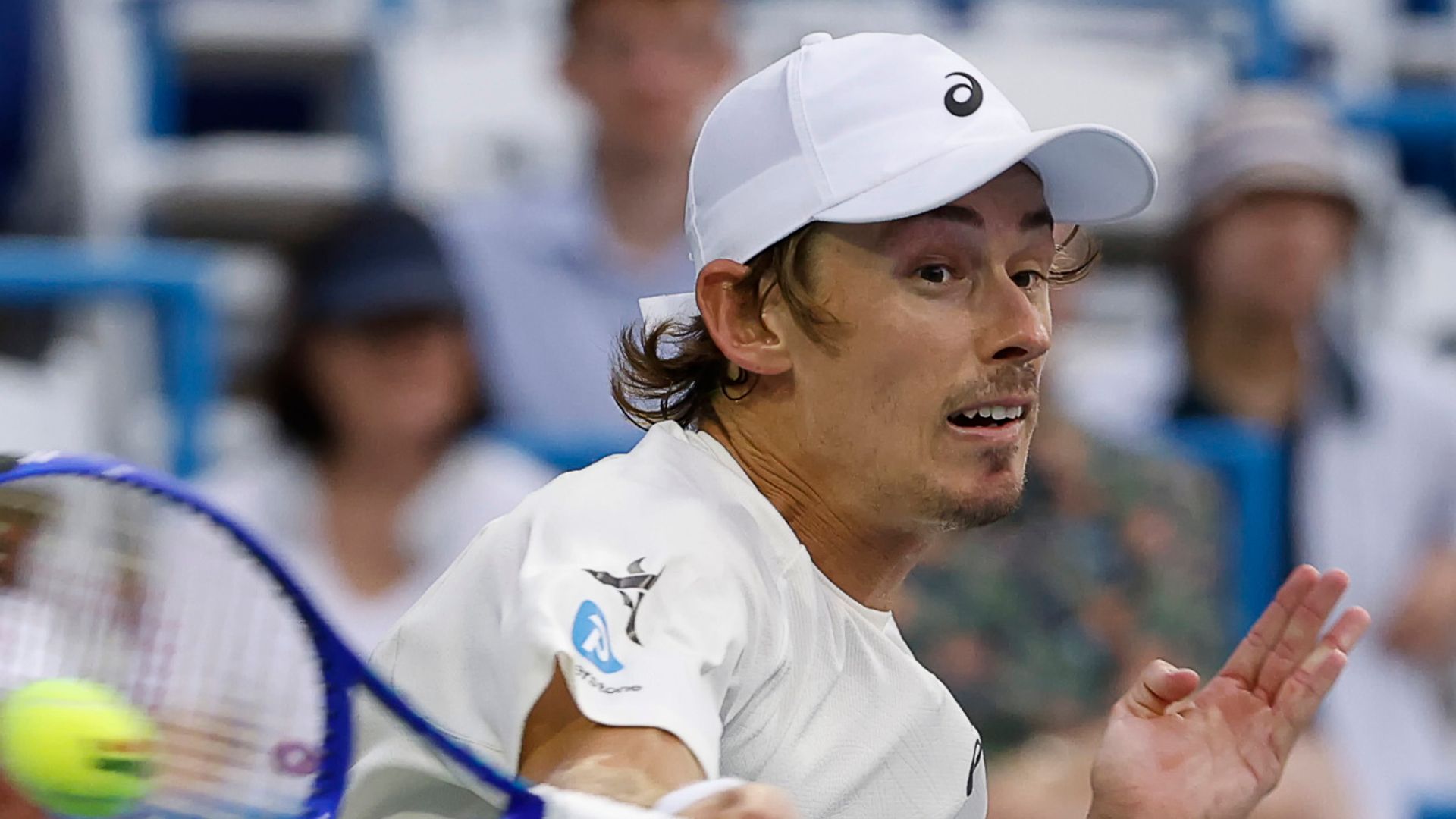 De Minaur wins Washington Open after incredible fight back
