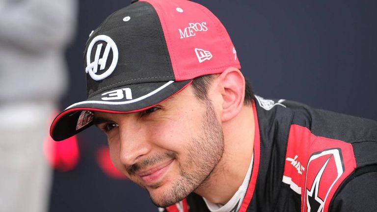 Esteban Ocon hat Alpine 2024 verlassen. Bei seinem neuen Arbeitgeber Haas hat er einen Vertrag über mehrere Jahre unterzeichne