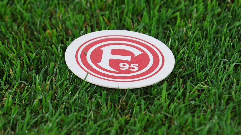 Merkur Spiel-Arena in Düsseldorf | Kapazität: 54.600 Zuschauer | Preis pro Bier (0,5 l): X | Preis pro Bratwurst: X