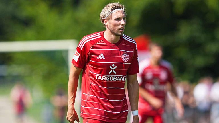 Fortuna Düsseldorf: 89,95€ + 14,95€ Spielername + 3,95€ Liga-Logo - Gesamtpreis: 108,85€