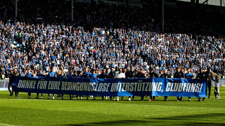 Avnet Arena in Magdeburg | Kapazität: 30.098 Zuschauer | Preis pro Bier (0,5 l): X | Preis pro Bratwurst