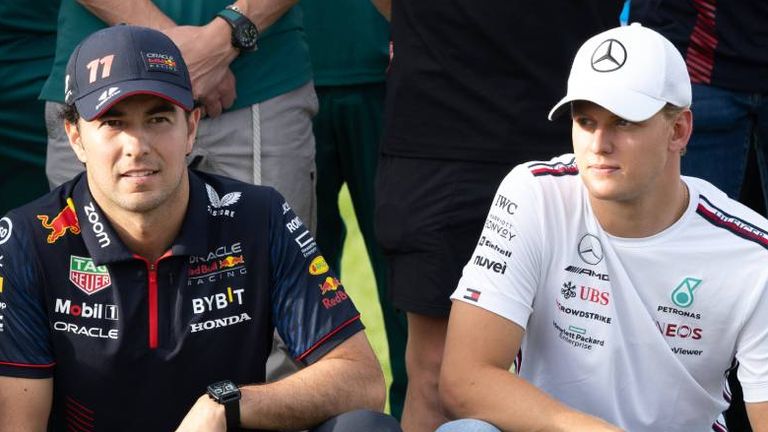 Für Ralf Schumacher ist die Fahrerpaarung bei Cadillac klar: Sergio Perez (l.) und Mick Schumacher (r.).