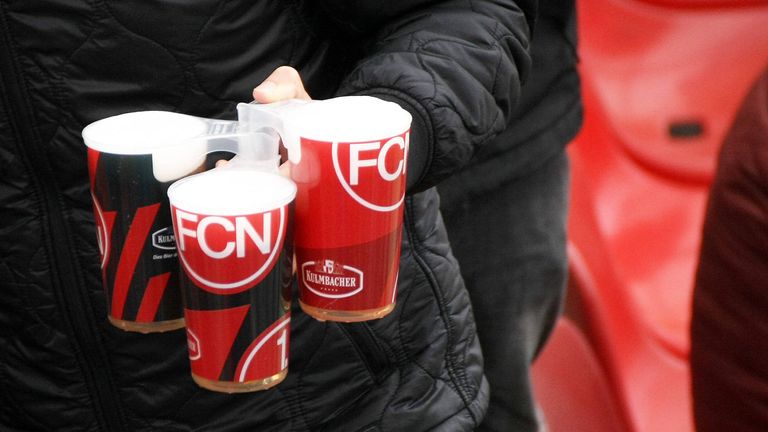Max-Morlock-Stadions in Nürnberg | Kapazität: 50.000 Zuschauer | Preis pro Bier (0,5 l): X | Preis pro Bratwurst: X