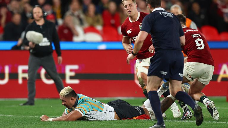 Rob Leota aprobó el tercer juicio de las Primeras Naciones y Pasifika en la noche, estableció una final estresante