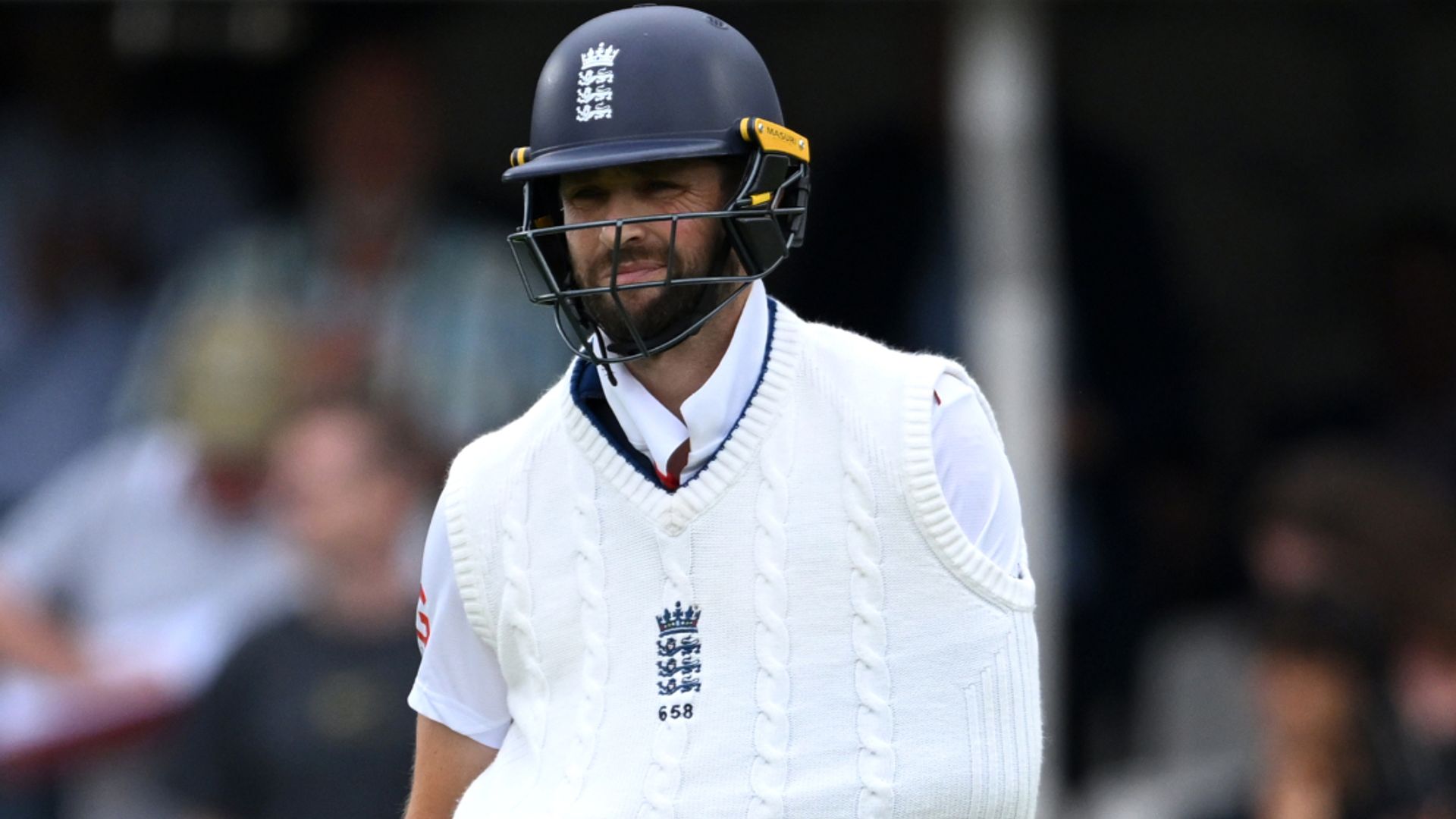 Woakes 'gutted' his one-armed heroics could not inspire England win
