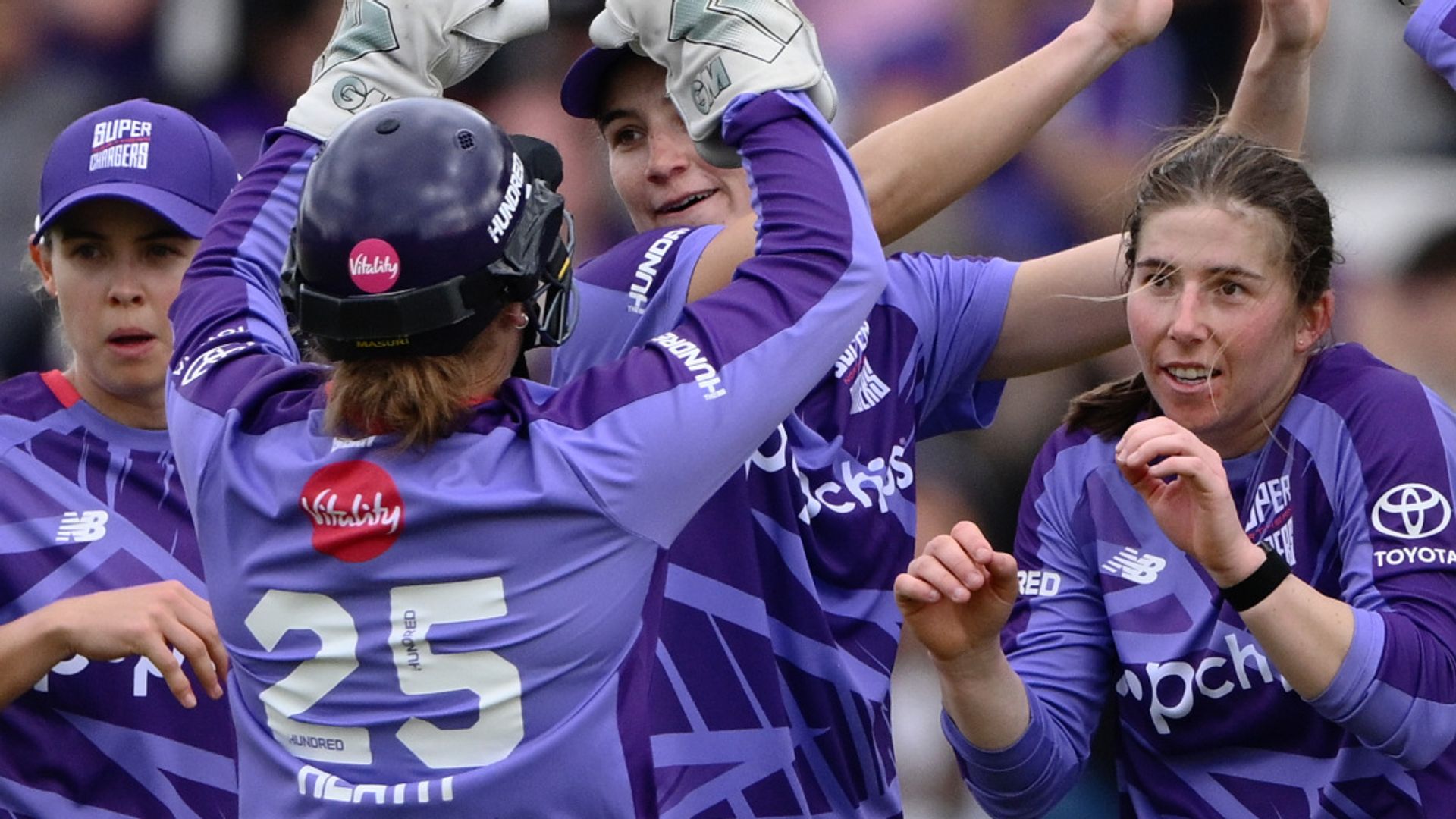 All-rounder Wareham stars as Superchargers beat Fire