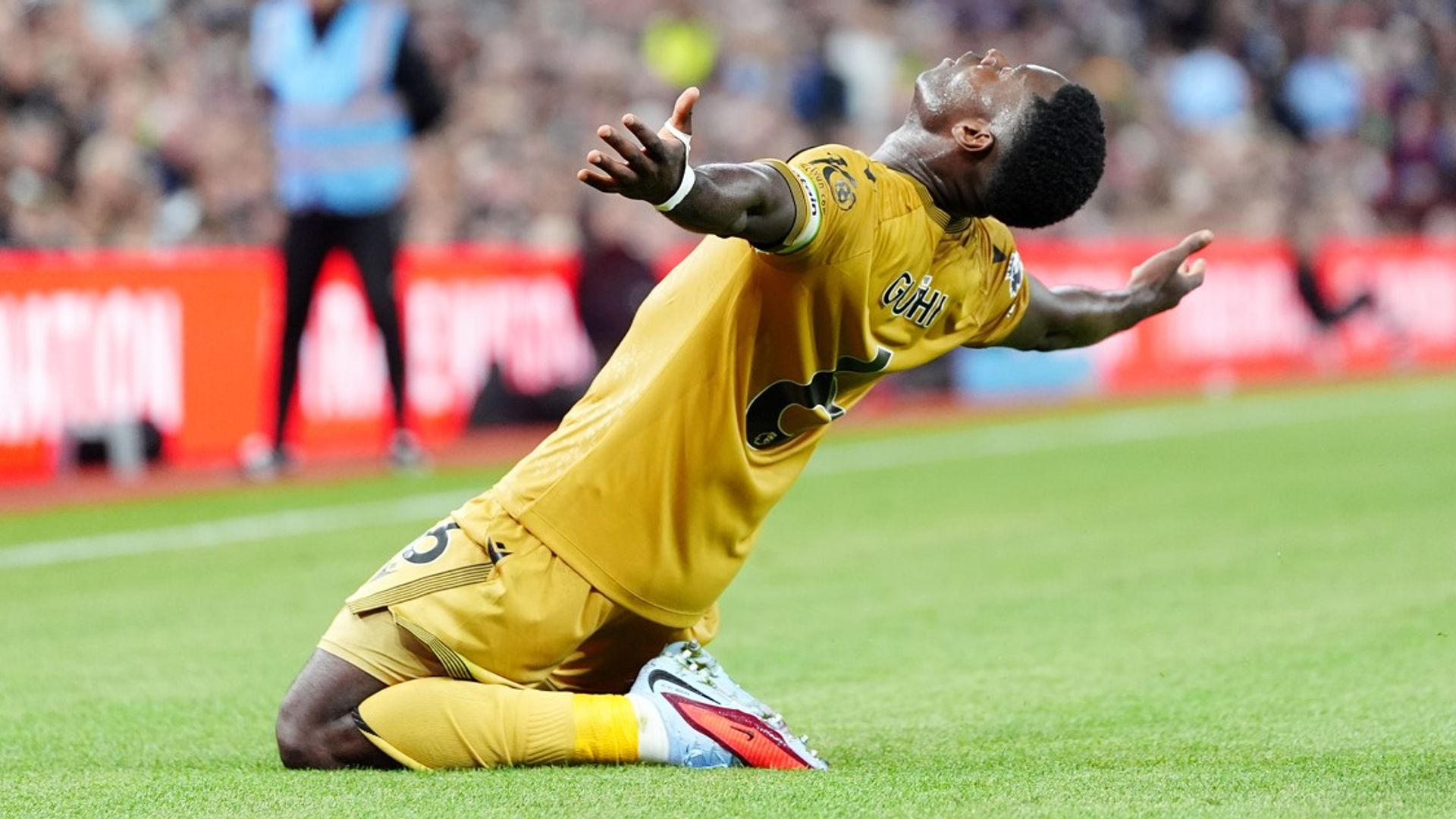 Guehi scores stunner as Palace beat poor Villa