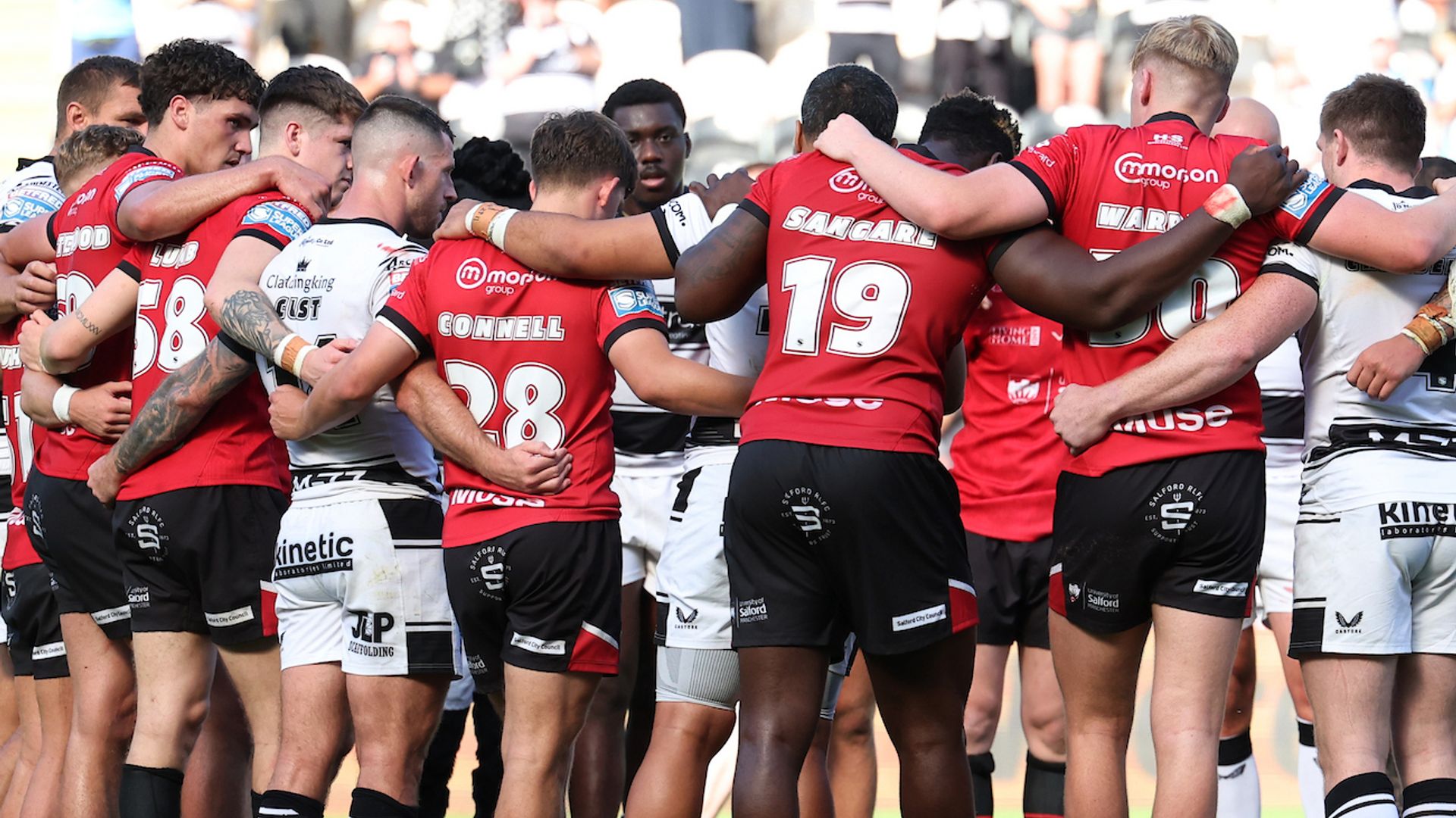 Hull FC run in 14 tries against makeshift Salford