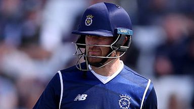 Liam Dawson hit 142 off 116 balls to lead Hampshire to the One Day Cup finals