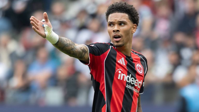 Nnamdi Collins wurde von Julian Nagelsmann erstmals für die deutsche Fussball-Nationalmannschaft nominiert.