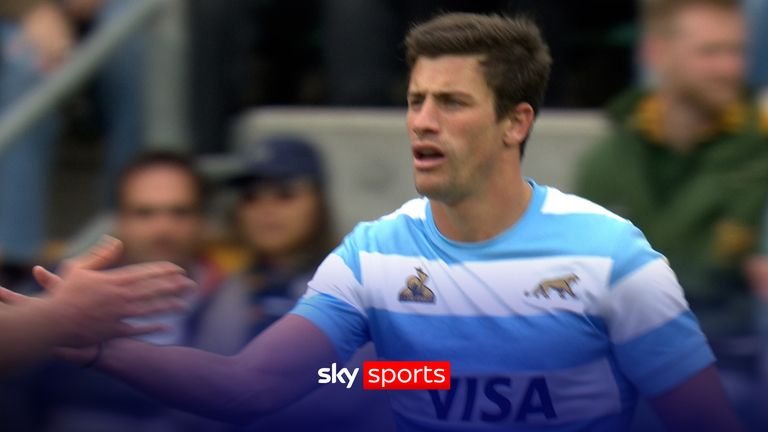 Bautista Delguy collects his brace with an intercept try from Cheslin Kolbe's wild pass