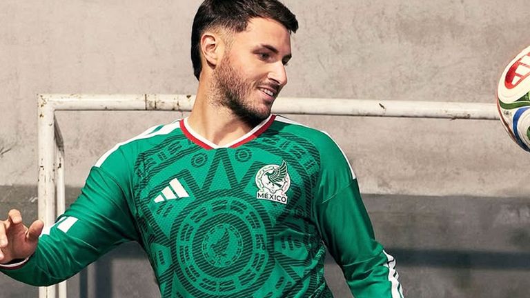 MEXIKO: HEIMTRIKO - Quelle: Instagram @miseleccionmx