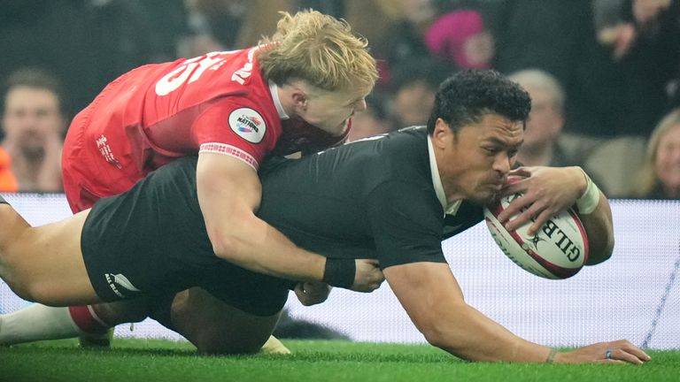 New Zealand wing Caleb Clarke scored the first try of the contest in the fifth minute