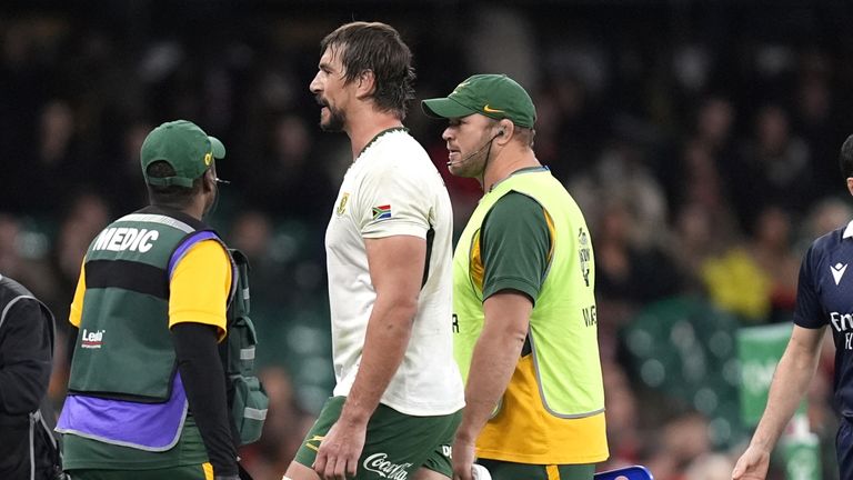 Eben Etzebeth was red carded in the final minute for a disgraceful eye gouge on Alex Mann