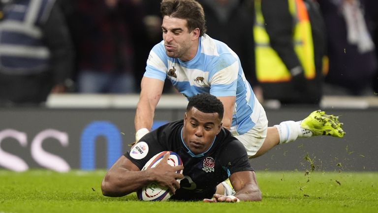 Immanuel Feyi-Waboso scored England's second try after collecting an Ojomoh cross-field kick