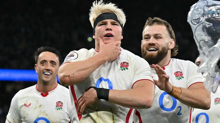 इंग्लंडच्या हेन्री पोलॉकने ऑस्ट्रेलियाविरुद्ध अलियान्झ स्टेडियमवर ट्विकेनहॅम येथे बेंचवरील त्याच्या दुसऱ्या कॅपमध्ये महत्त्वपूर्ण प्रयत्न केला.