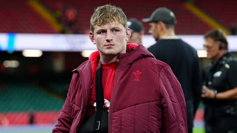 Wales skipper Jac Morgan suffered a dislocated shoulder in the defeat