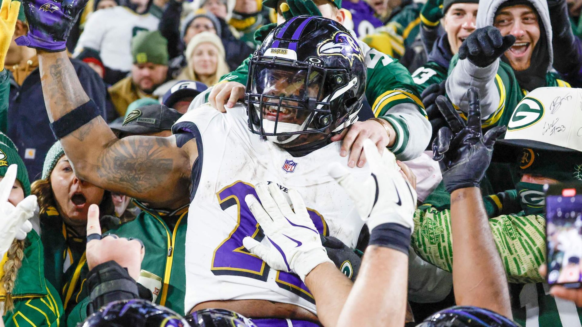 Henry leads Ravens past Packers as Texans clinch play-off berth