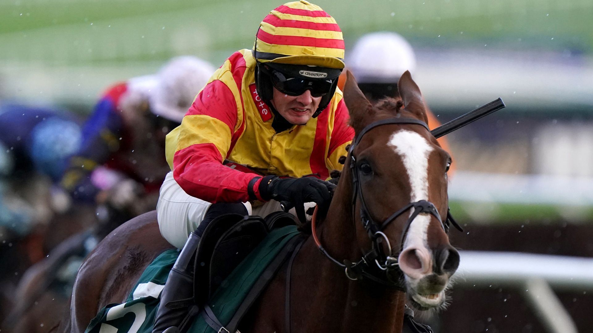 Lookaway features as Newbury hosts quality pre-Christmas card