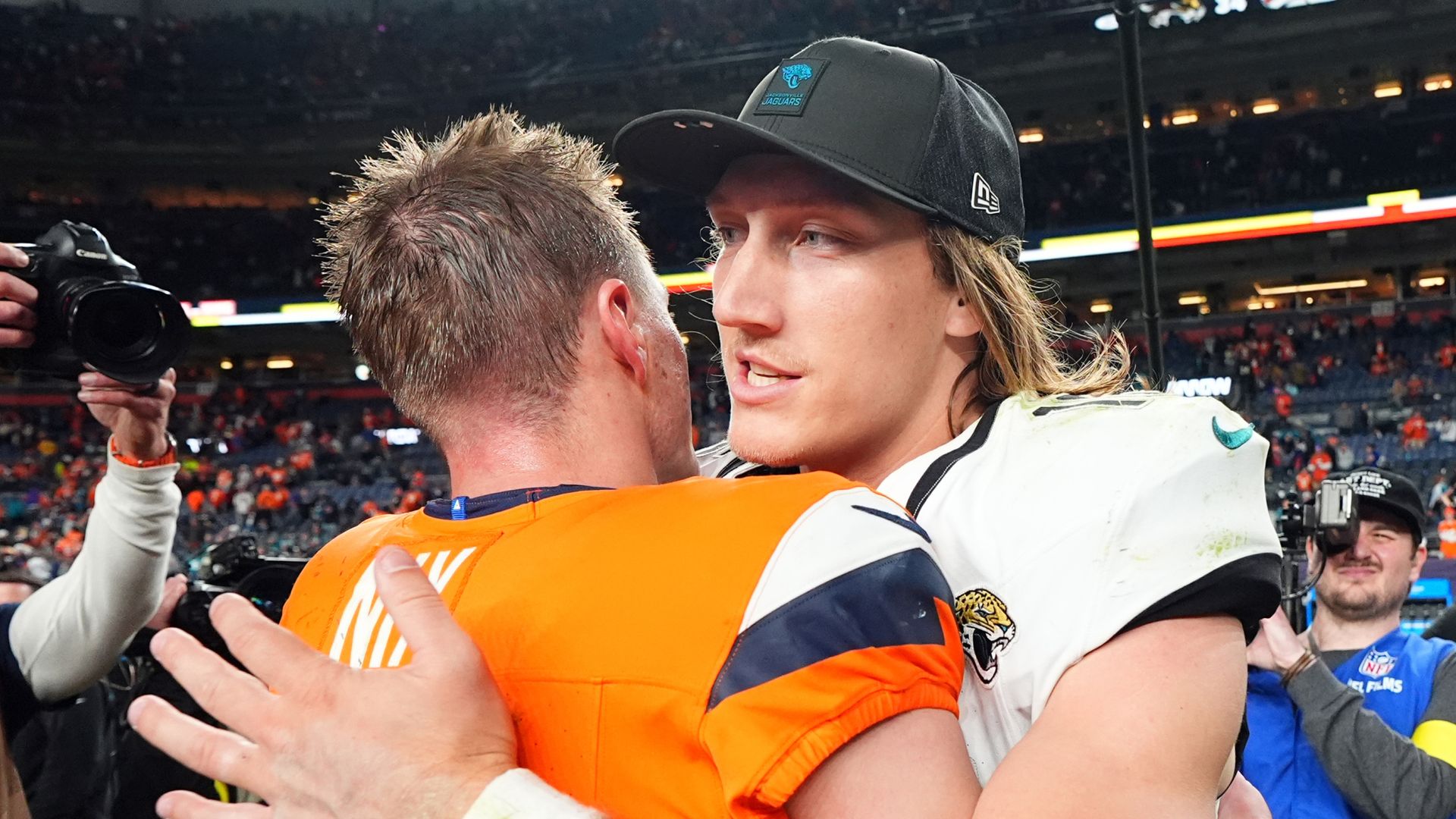 NFL: Jags upset Broncos as Metcalf hits fan in Steelers win