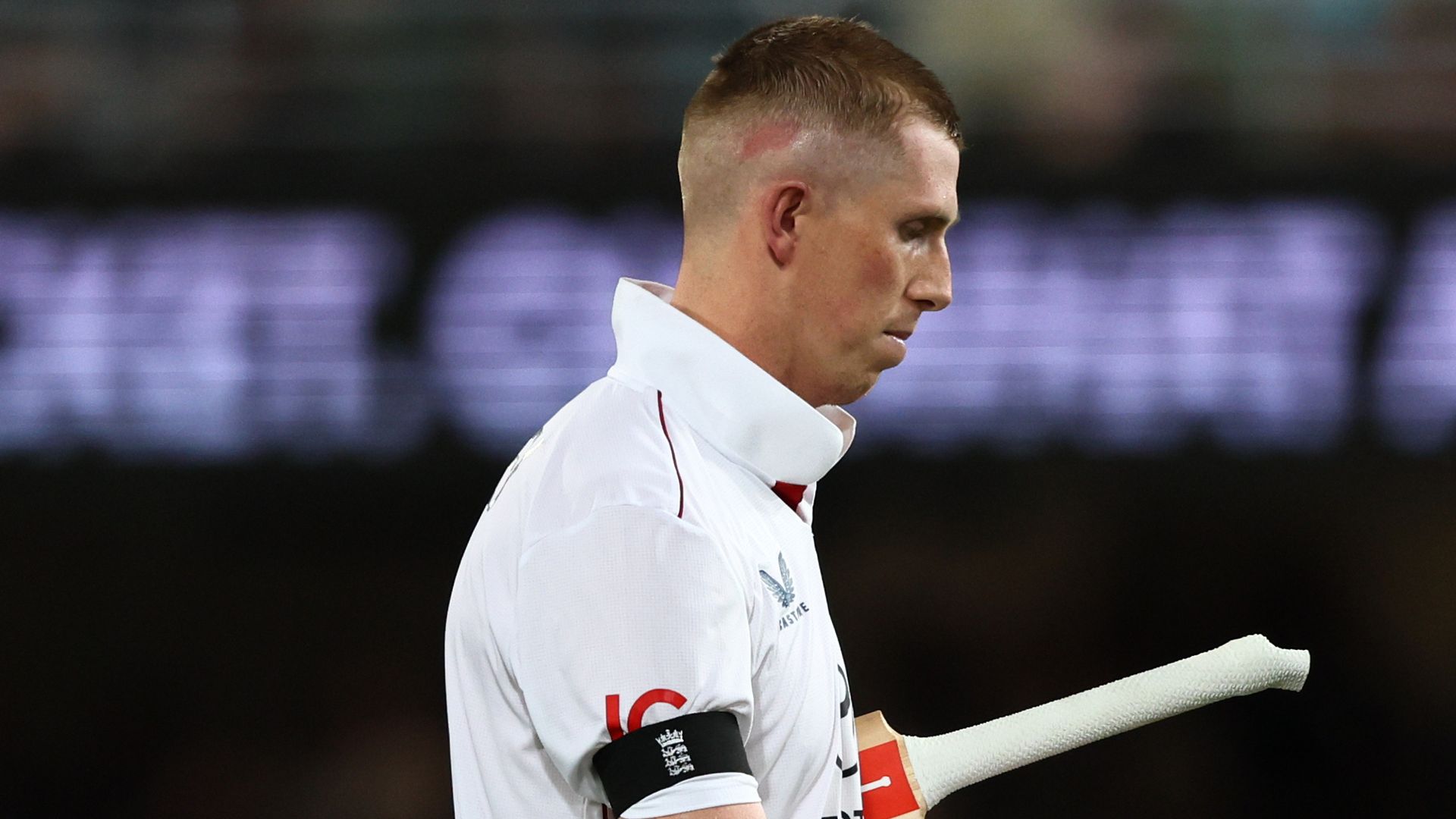 England vow to stick to principles after another batting collapse