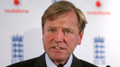 Former ECB chief executive Hugh Morris has died at the age of 62