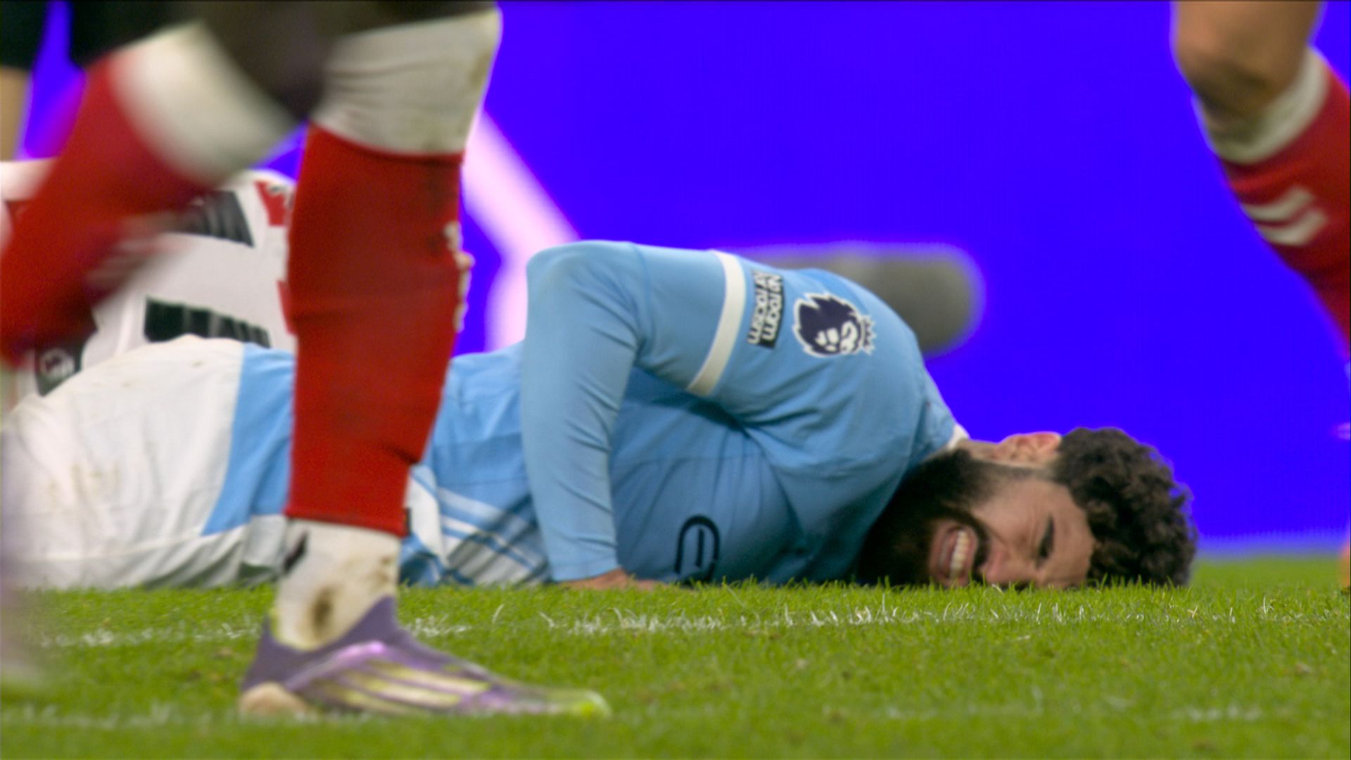 'Unbelievable!' Gvardiol's flick strikes the post as City continue to hunt for opener