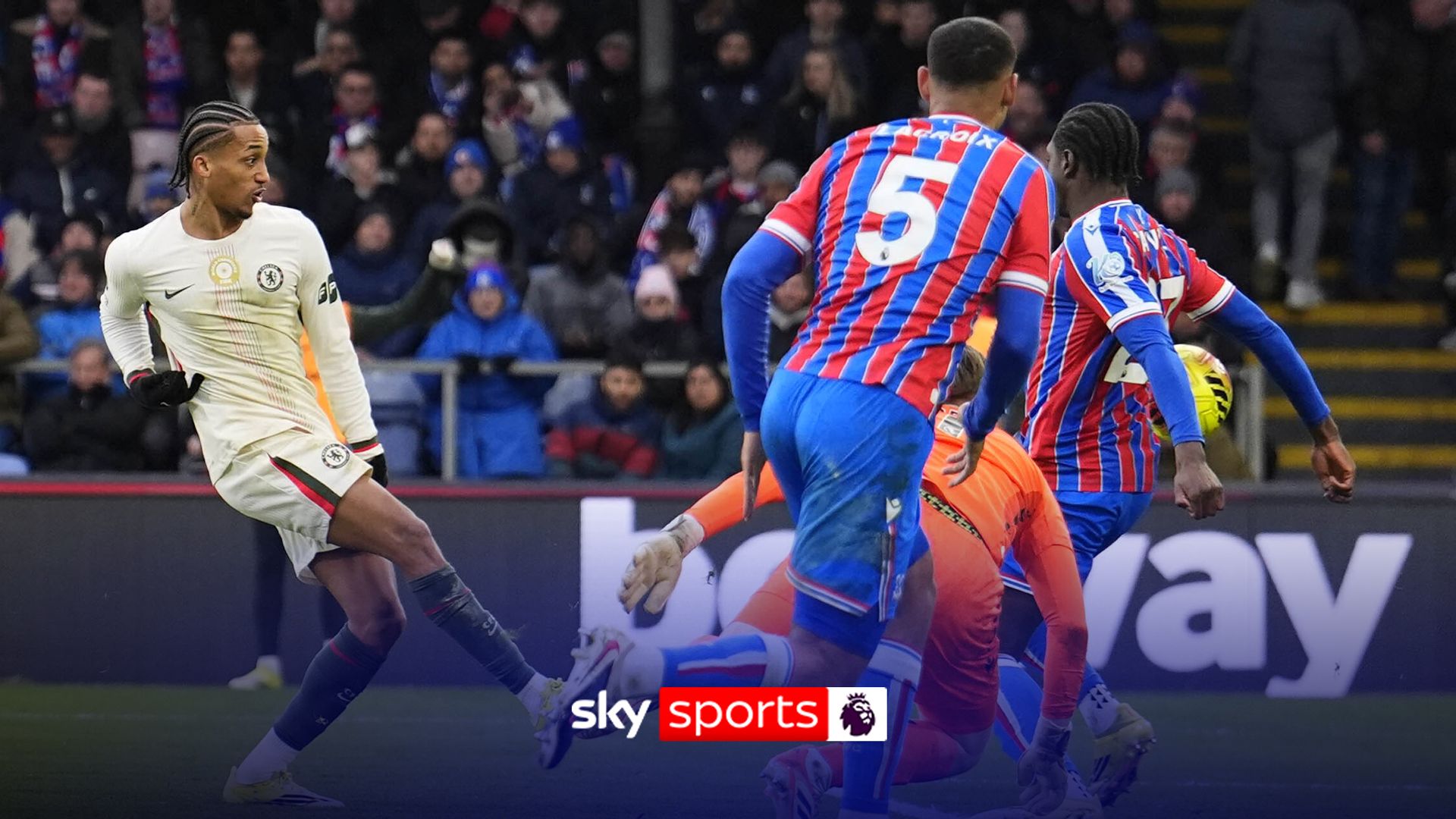 'What's he supposed to do?' - Carra questions penalty against Palace's Canvot