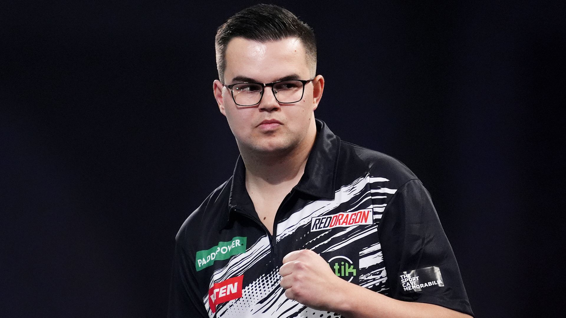 World Darts Championship: What time is tonight's final?