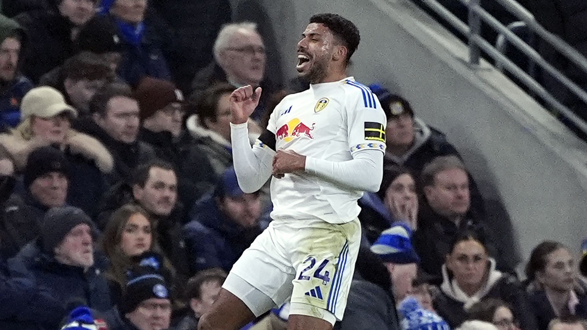 Calvert-Lewin hits post with 'excellent' Leeds ahead at Everton LIVE!