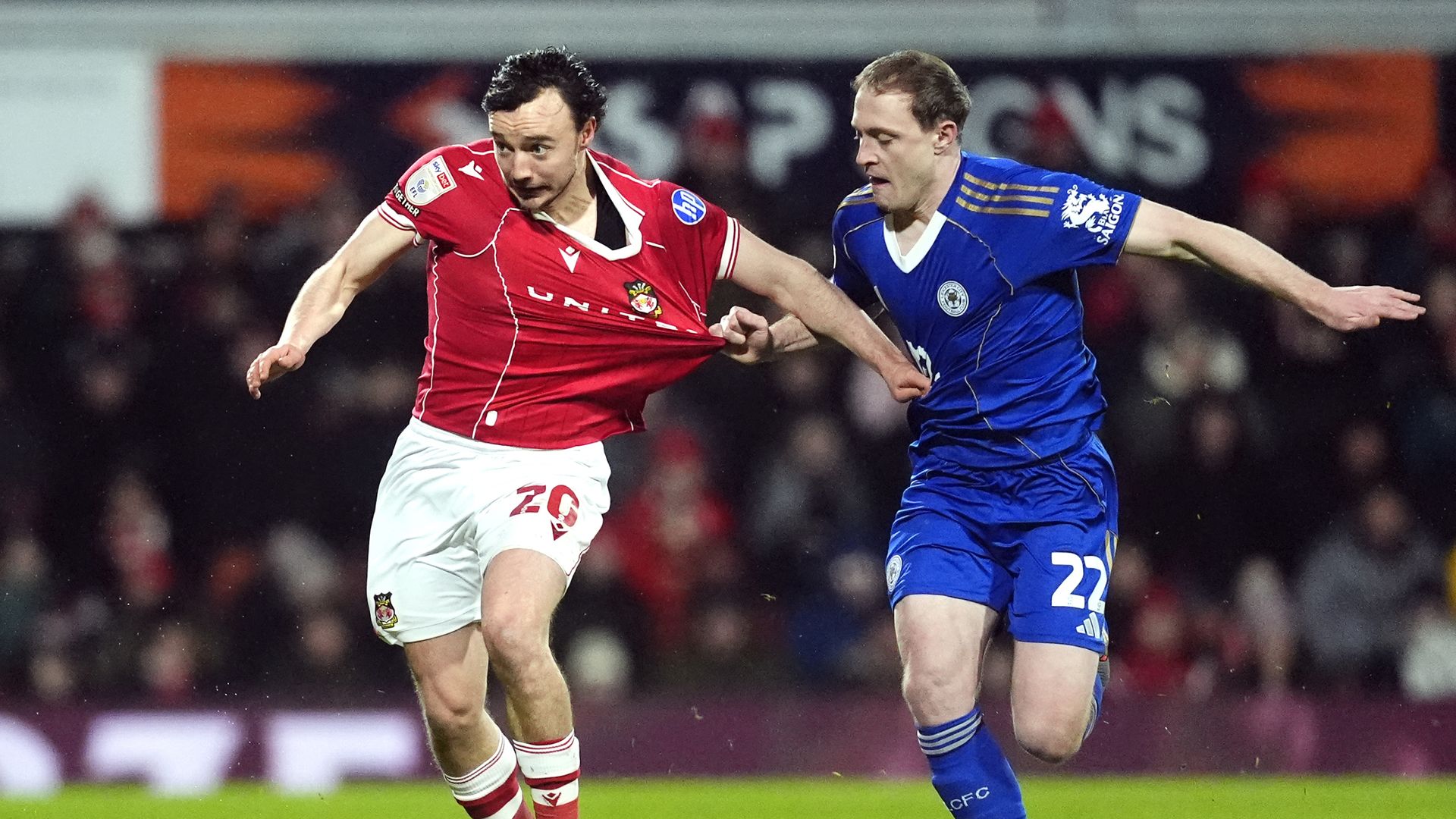Leicester strike late to deny Wrexham