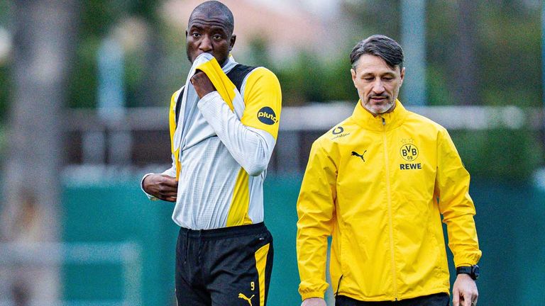 Serhou Guirassy (l.) will BVB-Trainer Niko Kovac mit Toren überzeugen.