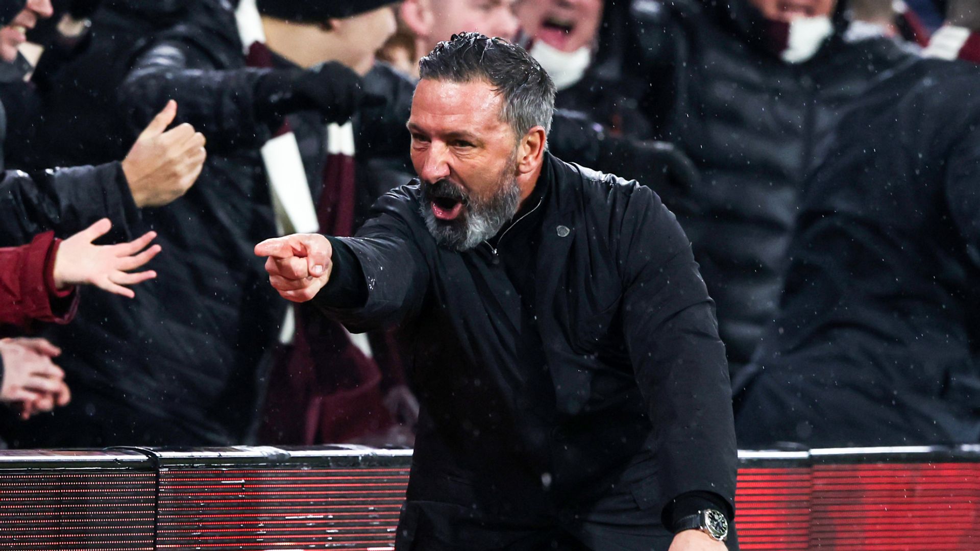 McInnes praises Hearts' derby win as he turns attention to Rangers trip