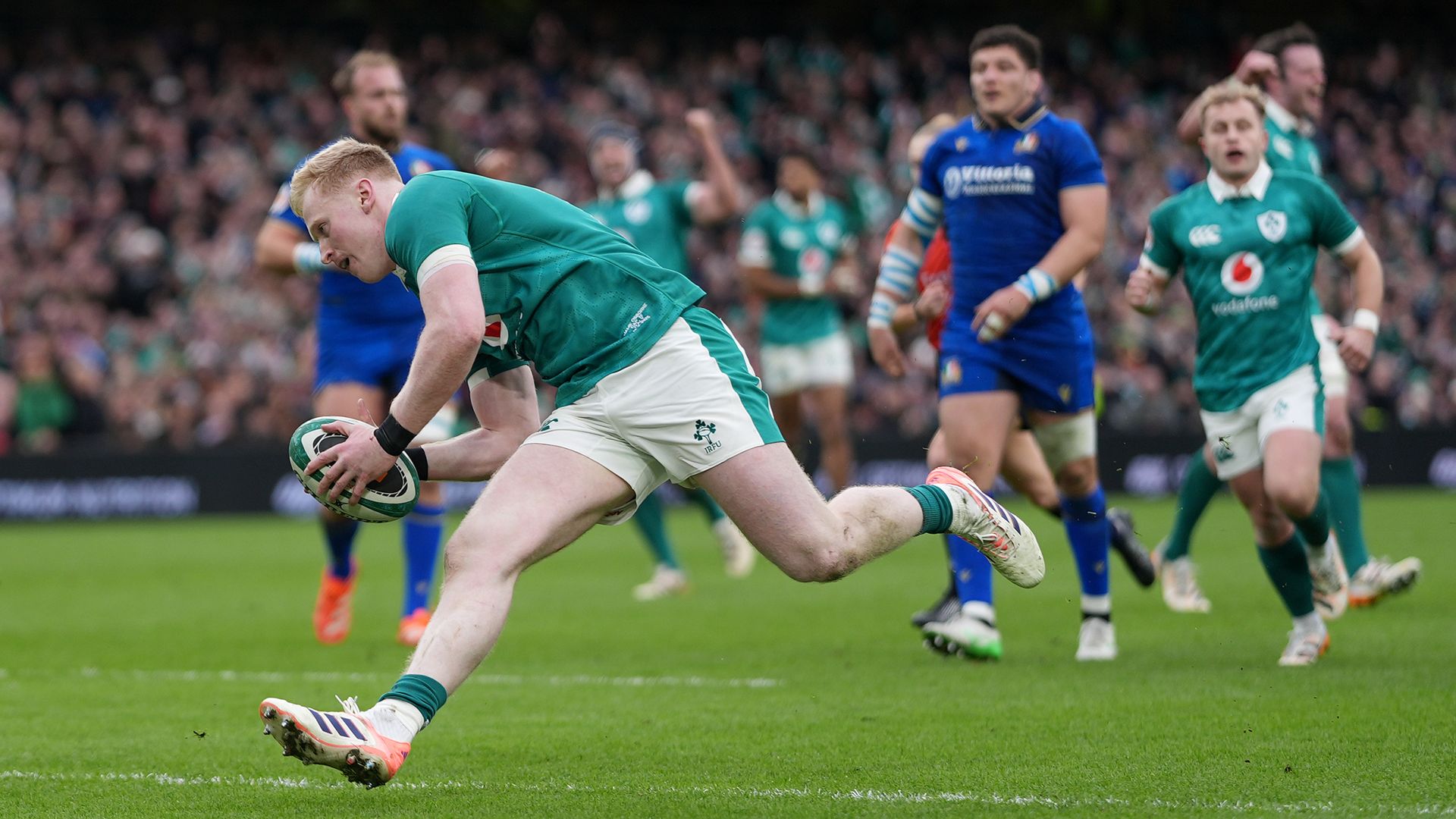 Six Nations LIVE! Italy move into half-time lead vs Ireland in Dublin