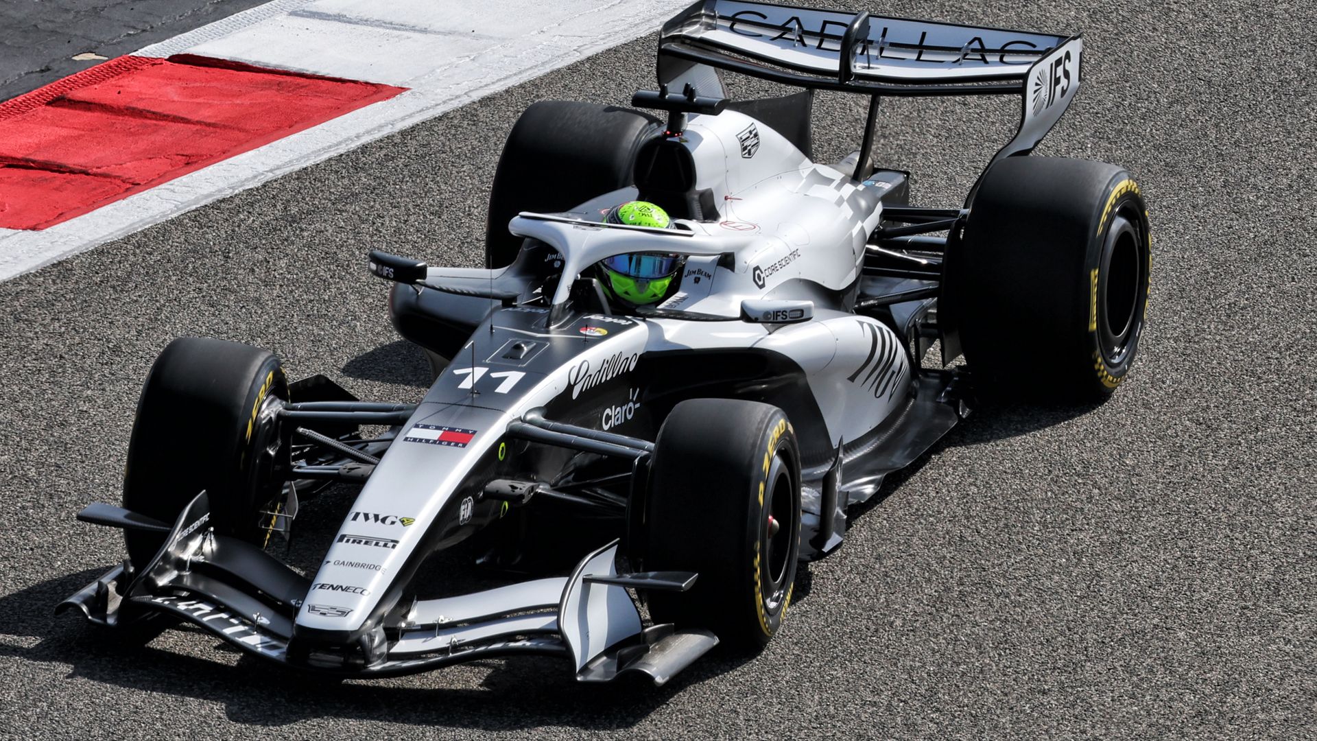 F1 Testing LIVE! Perez causes early red flag on second day