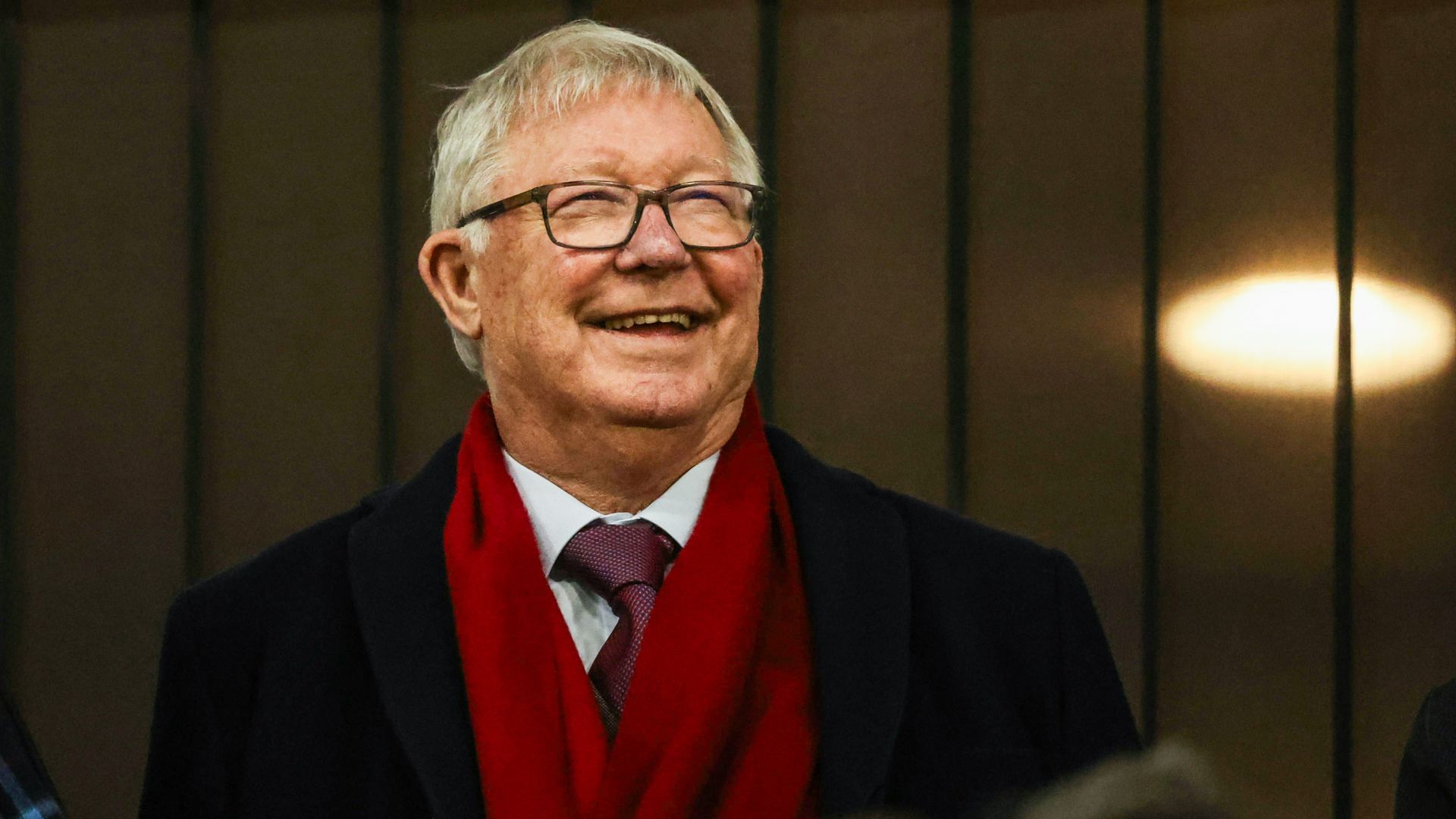 Sir Alex Ferguson Dibawa ke Rumah Sakit Setelah Merasa Tidak Enak Badan di Old Trafford