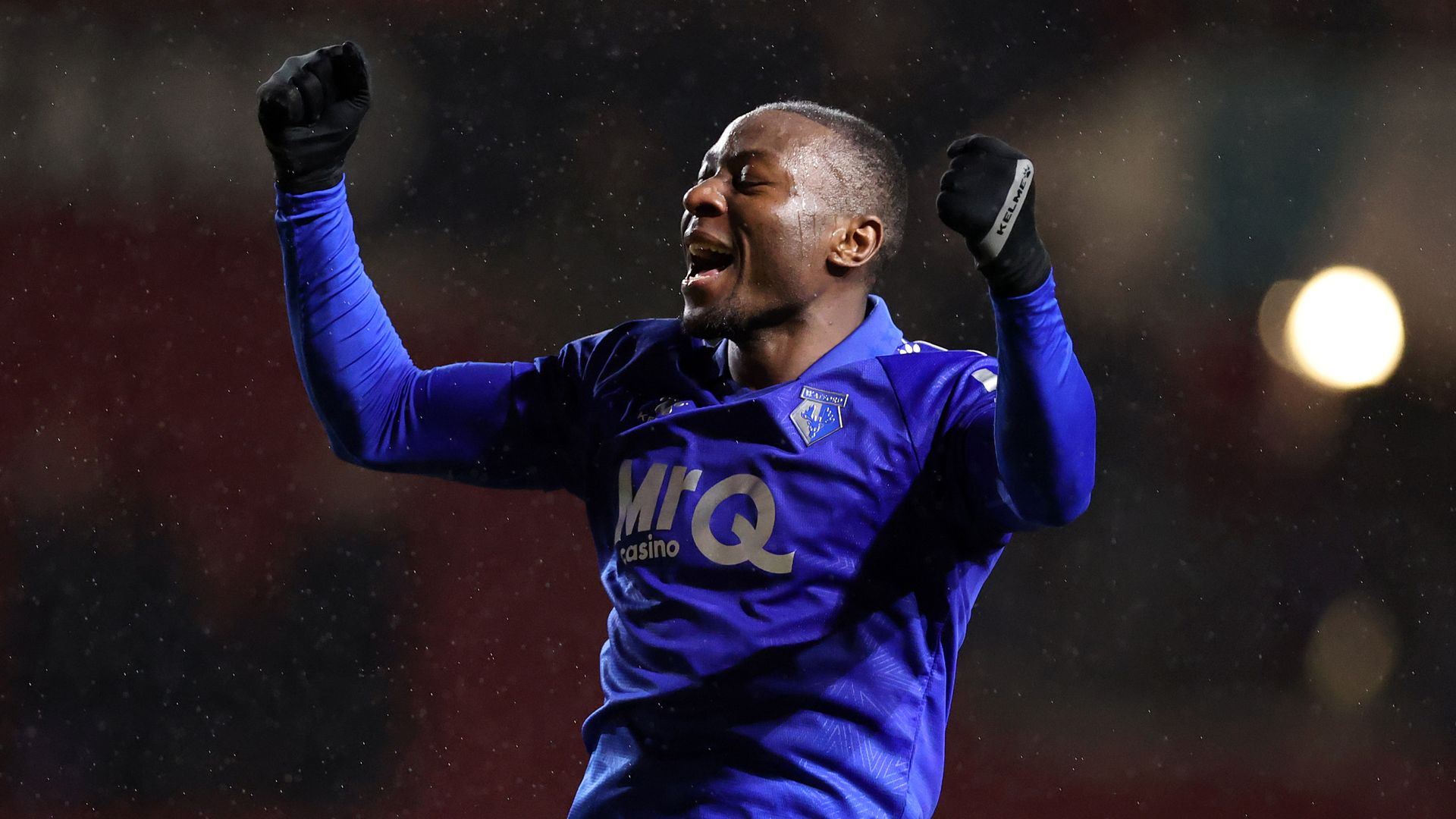 Watford close in on play-off places with victory at Bristol City