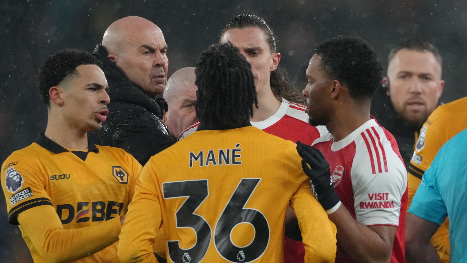 WOW! Arsenal concede stoppage-time equaliser at Wolves  LIVE! & highlights