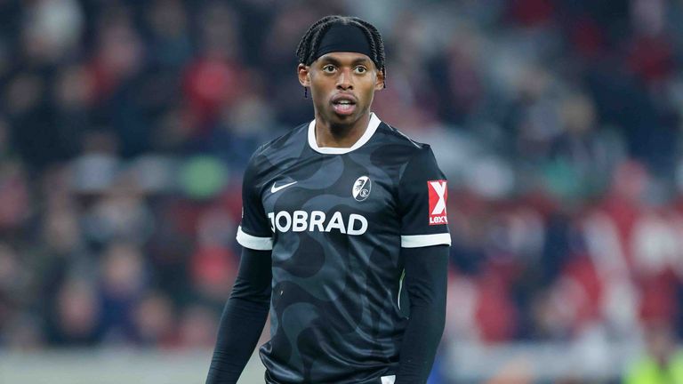 Junior Adamu wechselt auf Leihbasis vom SC Freiburg zu Celtic Glasgow.