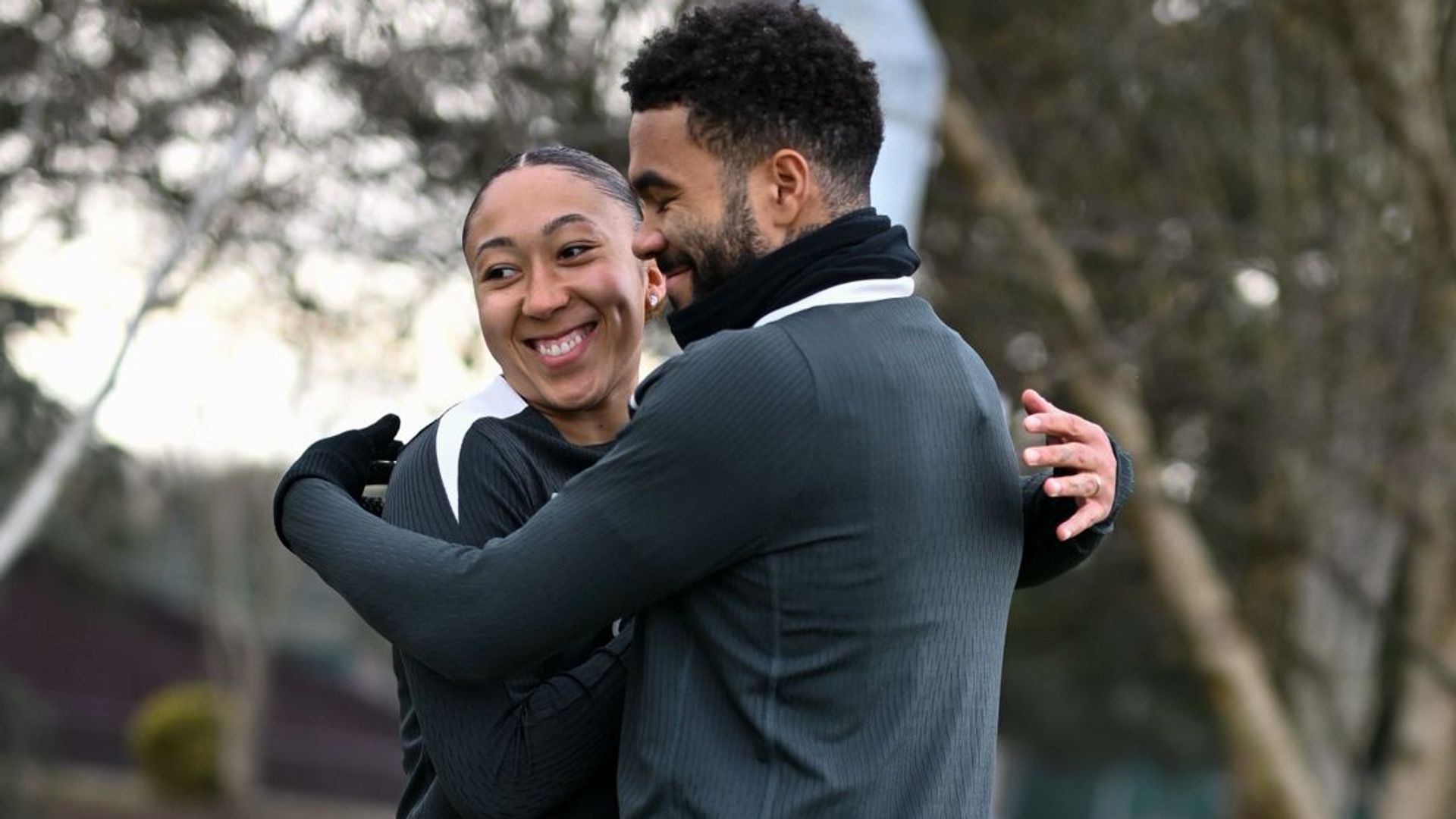 Lauren James follows brother Reece in signing new Chelsea deal