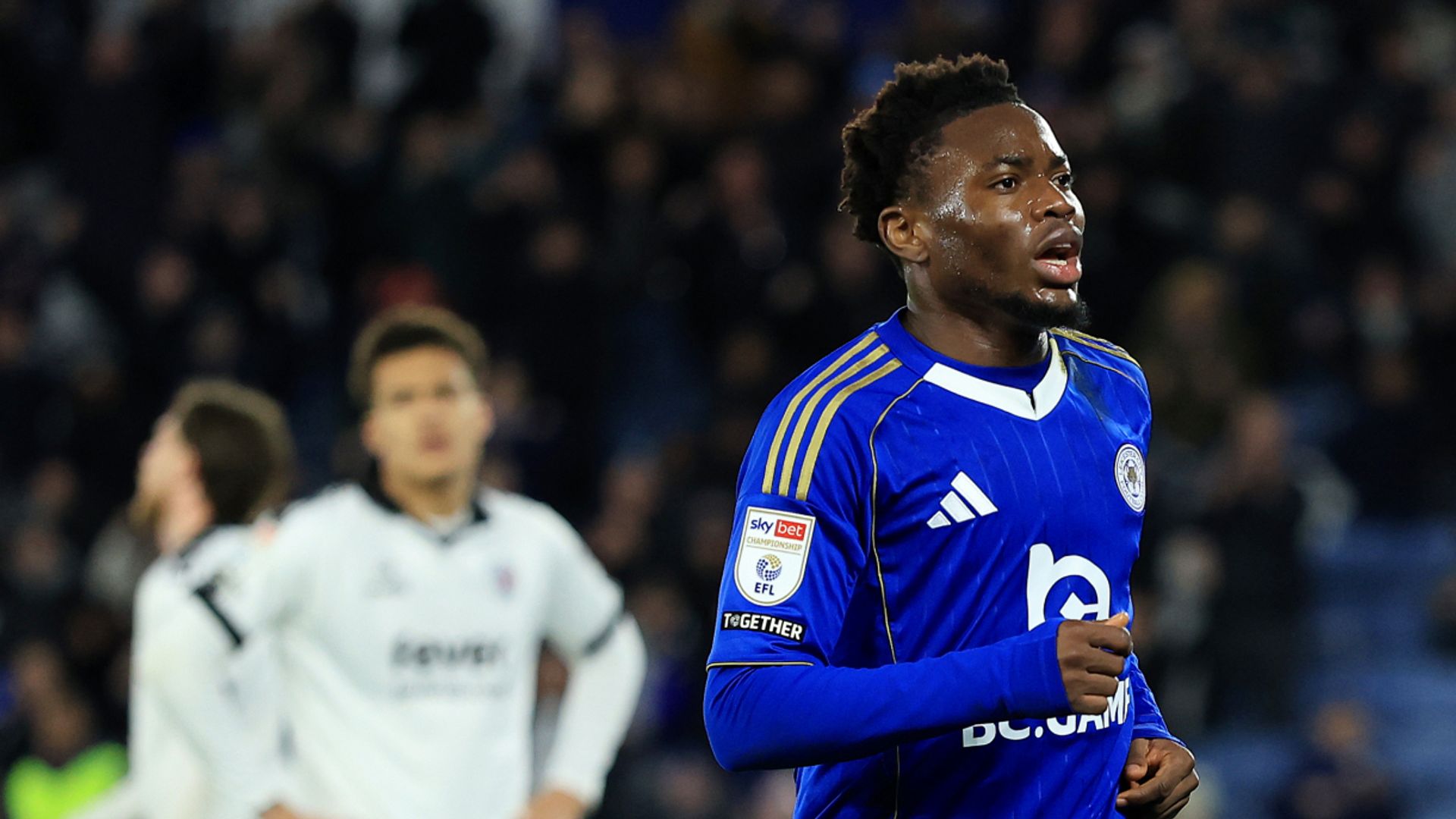 Leicester beat Bristol City to climb out of bottom three